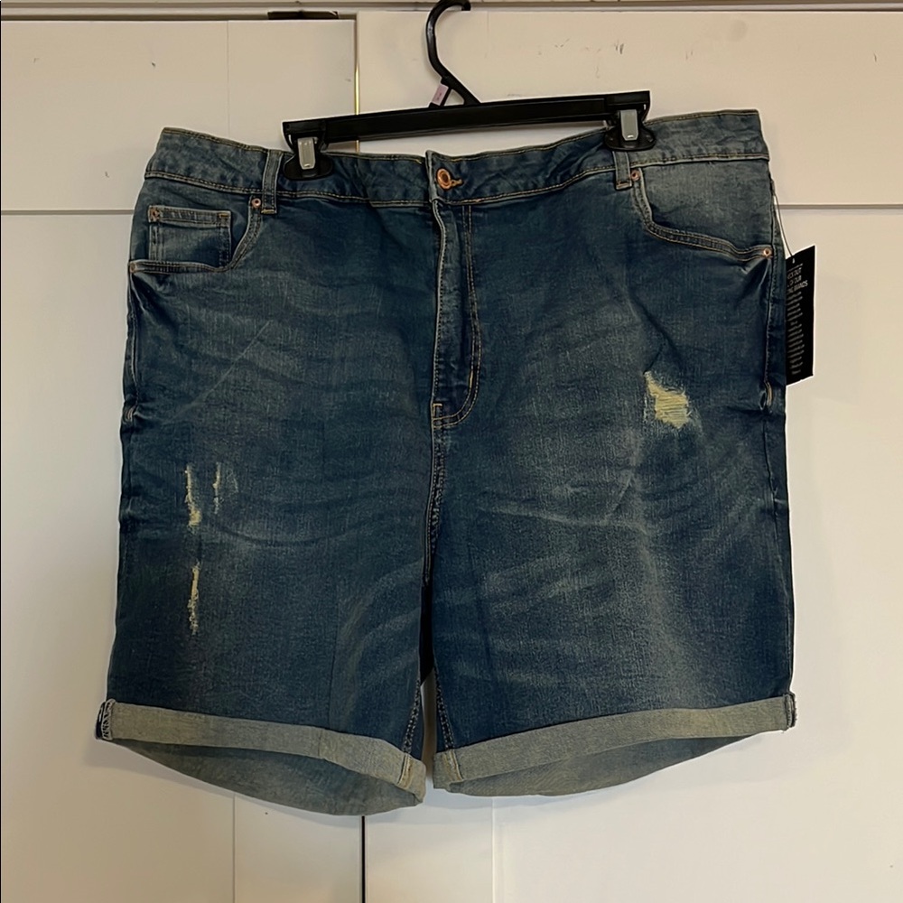 Ellos Faded Casual Rolled Hem Denim Shorts, Size 20, NWT